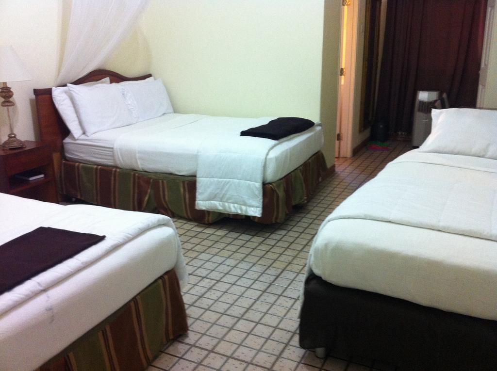 Executive Airport Hotel 엔테베 객실 사진