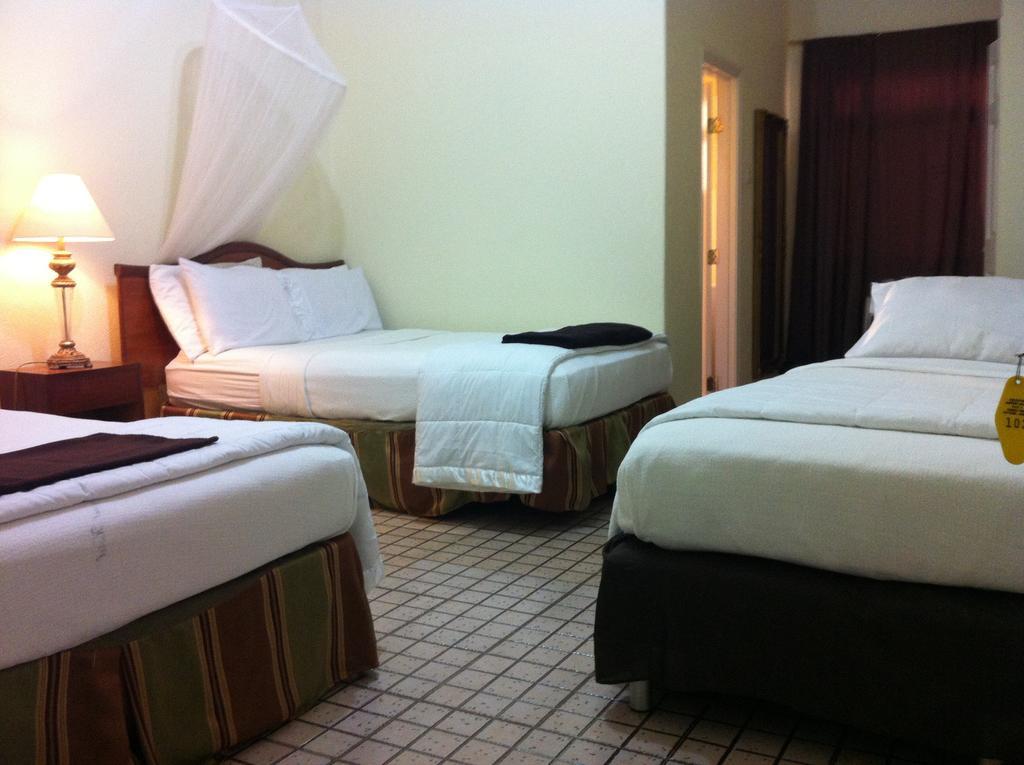Executive Airport Hotel 엔테베 객실 사진