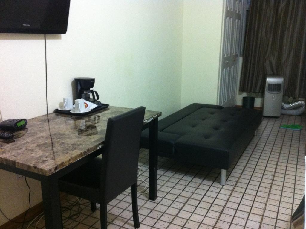 Executive Airport Hotel 엔테베 객실 사진