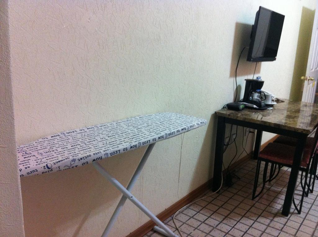 Executive Airport Hotel 엔테베 객실 사진