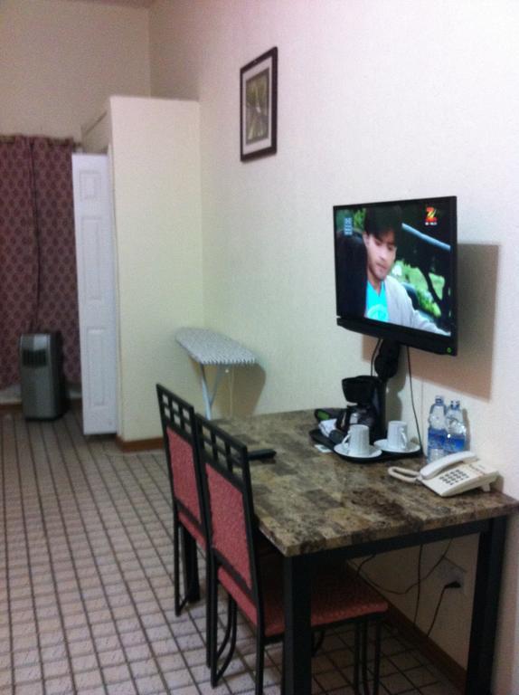 Executive Airport Hotel 엔테베 객실 사진