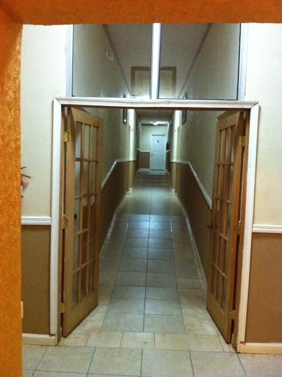 Executive Airport Hotel 엔테베 외부 사진