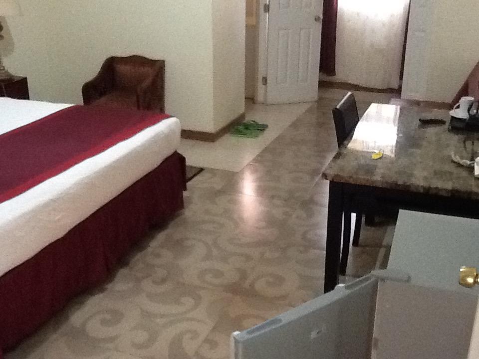 Executive Airport Hotel 엔테베 외부 사진