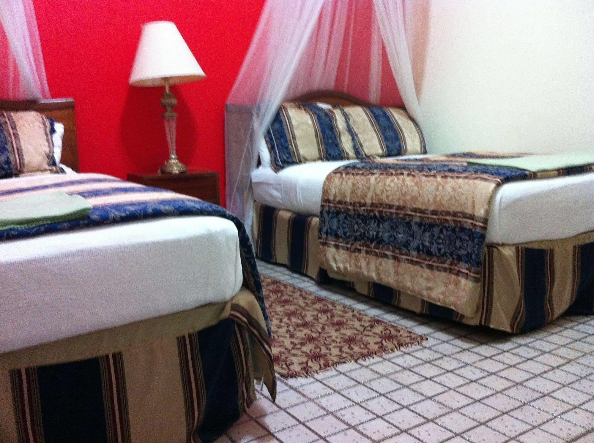 Executive Airport Hotel 엔테베 외부 사진