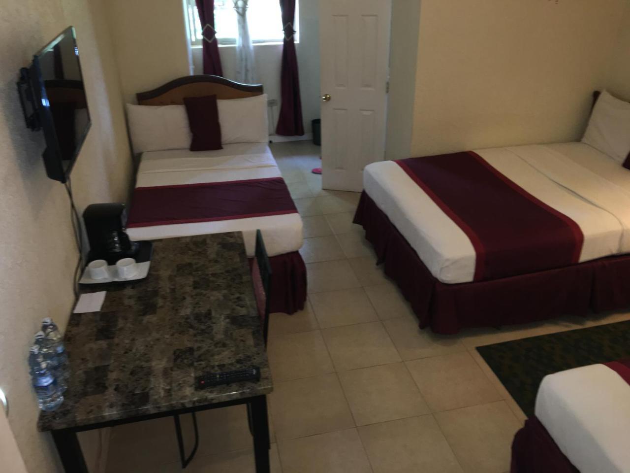 Executive Airport Hotel 엔테베 외부 사진