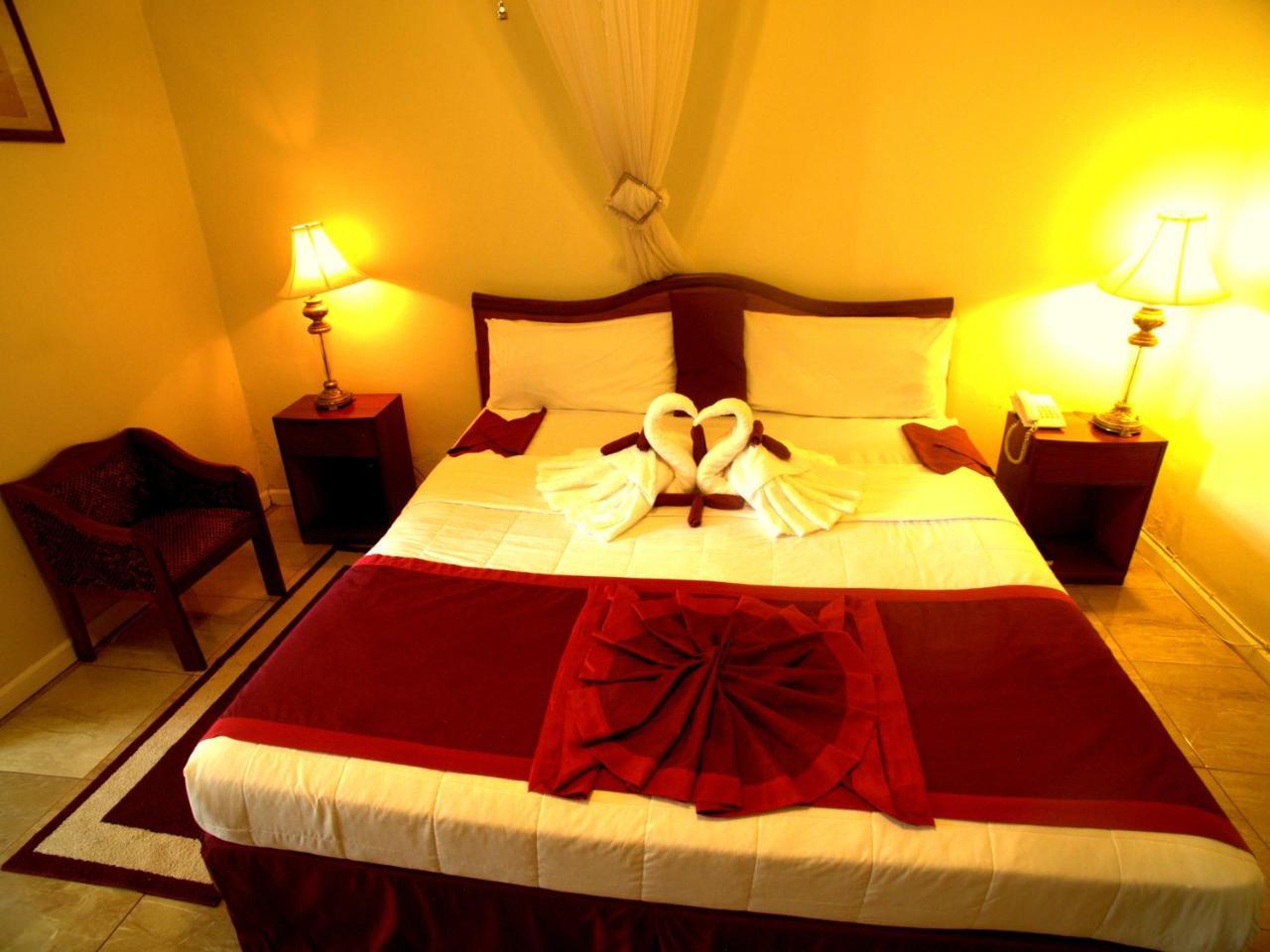 Executive Airport Hotel 엔테베 외부 사진