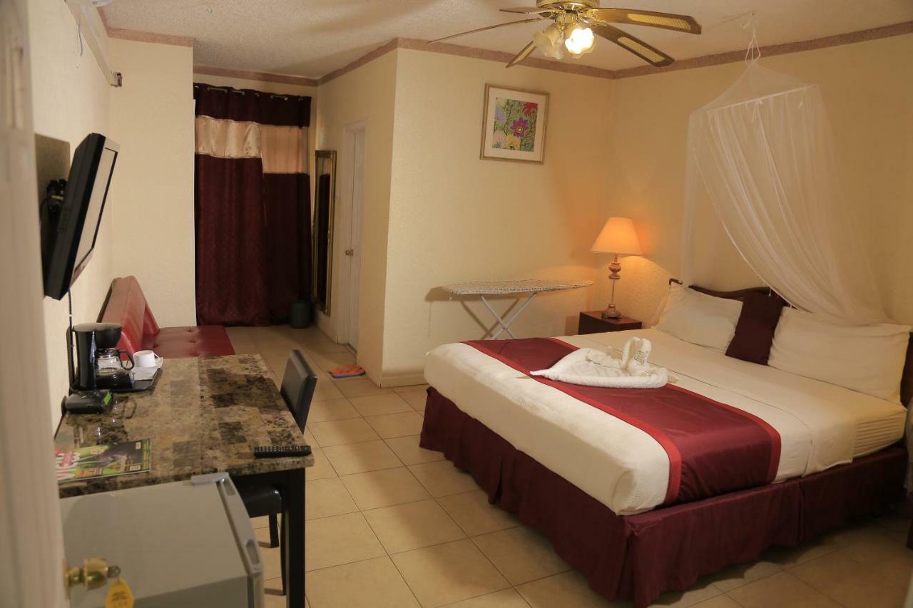 Executive Airport Hotel 엔테베 외부 사진